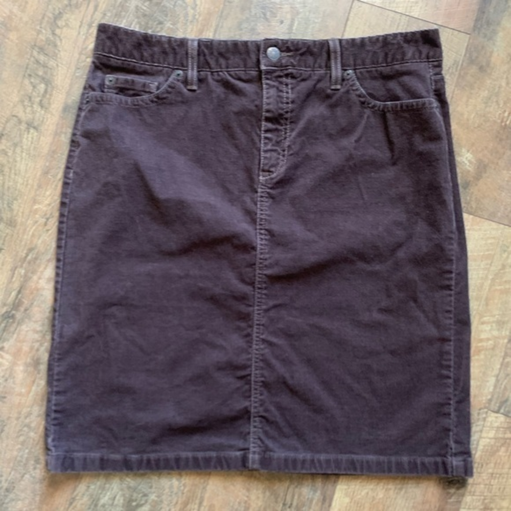 L.L.Bean corduroy brown skirt women’s size 12‎